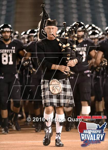 Thumbnail 2 in Servite vs. Mater Dei (2015 MaxPreps Rivalry Series) photogallery.