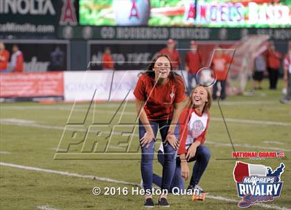 Thumbnail 3 in Servite vs. Mater Dei (2015 MaxPreps Rivalry Series) photogallery.