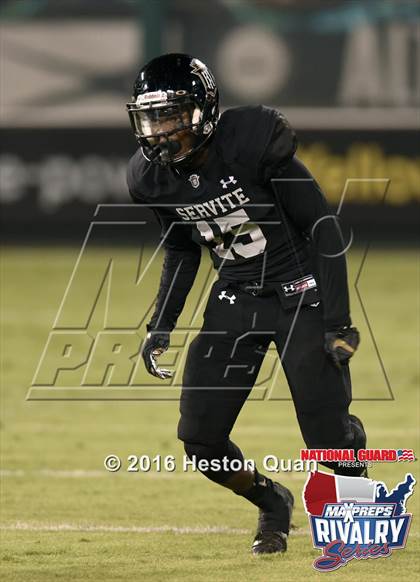 Thumbnail 1 in Servite vs. Mater Dei (2015 MaxPreps Rivalry Series) photogallery.