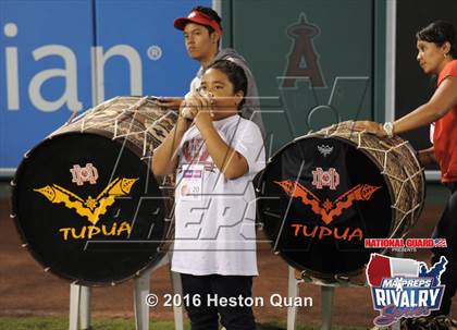 Thumbnail 3 in Servite vs. Mater Dei (2015 MaxPreps Rivalry Series) photogallery.