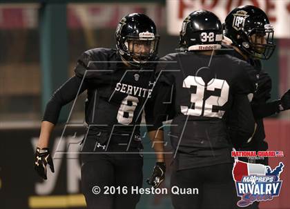 Thumbnail 2 in Servite vs. Mater Dei (2015 MaxPreps Rivalry Series) photogallery.