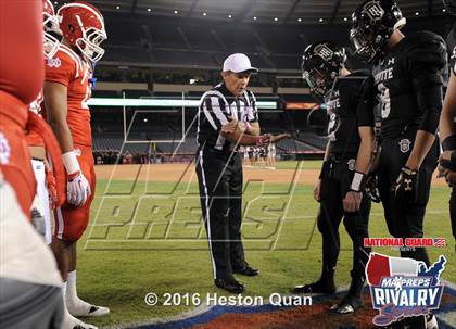 Thumbnail 3 in Servite vs. Mater Dei (2015 MaxPreps Rivalry Series) photogallery.