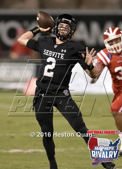 Thumbnail 2 in Servite vs. Mater Dei (2015 MaxPreps Rivalry Series) photogallery.