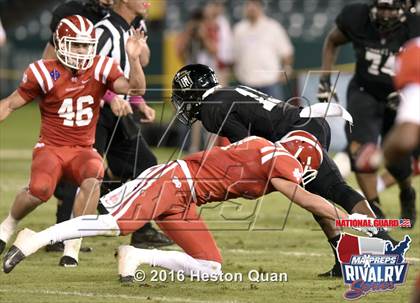 Thumbnail 3 in Servite vs. Mater Dei (2015 MaxPreps Rivalry Series) photogallery.