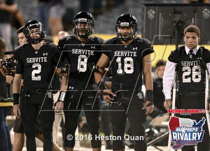 Thumbnail 2 in Servite vs. Mater Dei (2015 MaxPreps Rivalry Series) photogallery.