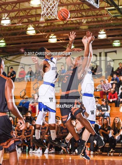 Thumbnail 3 in Westside vs Dobie (McDonald's Texas Invitational) photogallery.