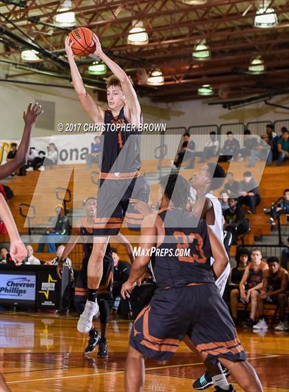 Thumbnail 2 in Westside vs Dobie (McDonald's Texas Invitational) photogallery.
