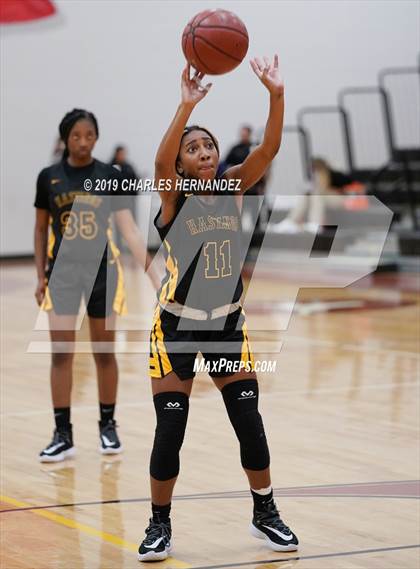 Thumbnail 3 in Alief Hastings vs. Steele (McDonald's Texas Invitational) photogallery.