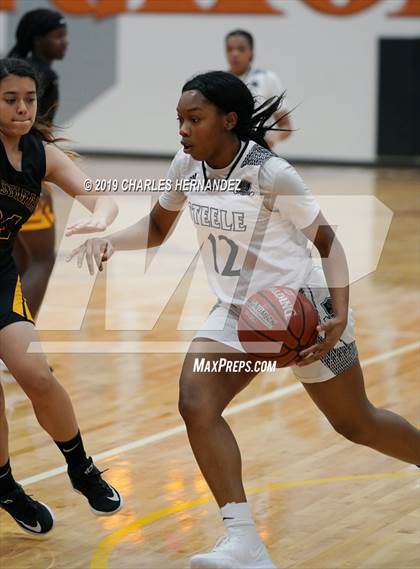 Thumbnail 2 in Alief Hastings vs. Steele (McDonald's Texas Invitational) photogallery.