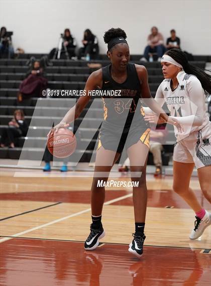 Thumbnail 3 in Alief Hastings vs. Steele (McDonald's Texas Invitational) photogallery.