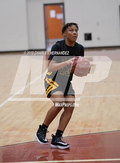Thumbnail 1 in Alief Hastings vs. Steele (McDonald's Texas Invitational) photogallery.
