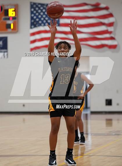 Thumbnail 3 in Alief Hastings vs. Steele (McDonald's Texas Invitational) photogallery.