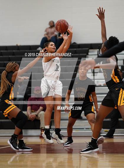 Thumbnail 2 in Alief Hastings vs. Steele (McDonald's Texas Invitational) photogallery.