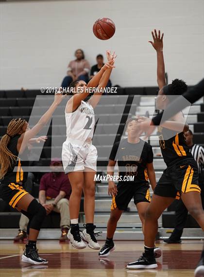 Thumbnail 3 in Alief Hastings vs. Steele (McDonald's Texas Invitational) photogallery.