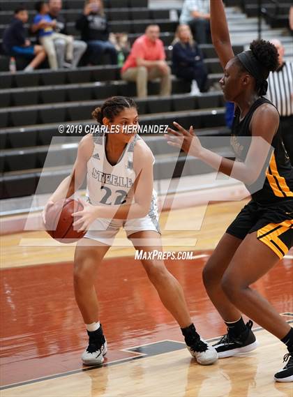 Thumbnail 3 in Alief Hastings vs. Steele (McDonald's Texas Invitational) photogallery.