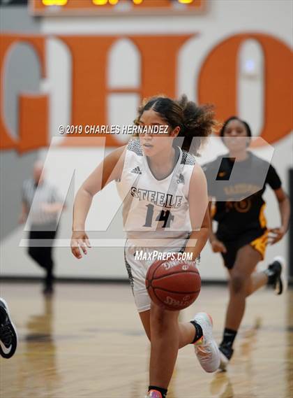 Thumbnail 2 in Alief Hastings vs. Steele (McDonald's Texas Invitational) photogallery.