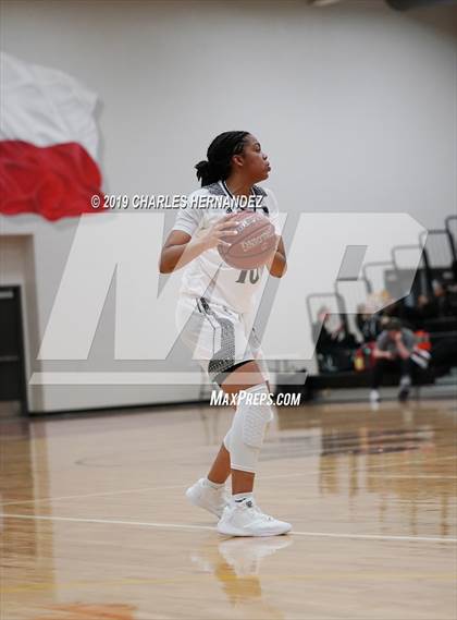 Thumbnail 1 in Alief Hastings vs. Steele (McDonald's Texas Invitational) photogallery.