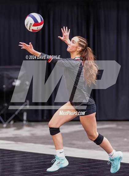 Thumbnail 2 in Desert Hills vs. Uintah (UHSAA 4A Second Round) photogallery.