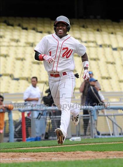 Thumbnail 3 in Monroe vs. Westchester (CIF LA City Section D2 Final) photogallery.