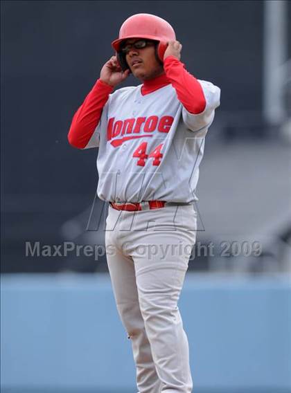 Thumbnail 3 in Monroe vs. Westchester (CIF LA City Section D2 Final) photogallery.