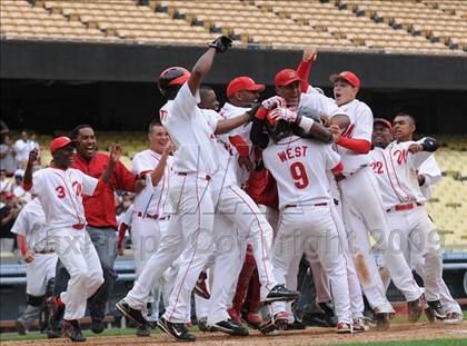 Thumbnail 2 in Monroe vs. Westchester (CIF LA City Section D2 Final) photogallery.