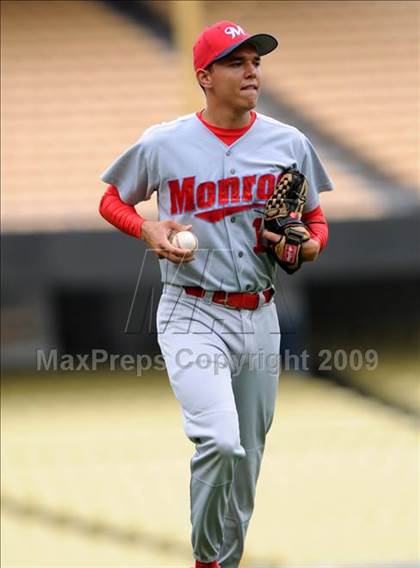 Thumbnail 1 in Monroe vs. Westchester (CIF LA City Section D2 Final) photogallery.