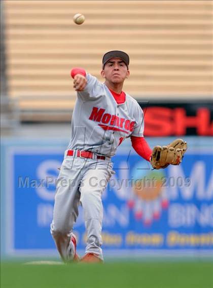 Thumbnail 3 in Monroe vs. Westchester (CIF LA City Section D2 Final) photogallery.