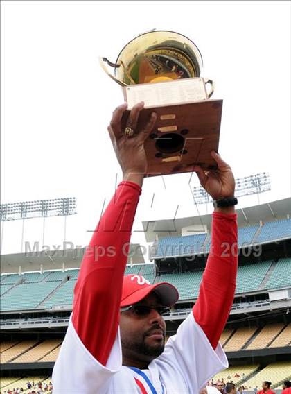 Thumbnail 1 in Monroe vs. Westchester (CIF LA City Section D2 Final) photogallery.