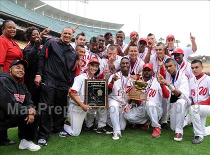 Thumbnail 2 in Monroe vs. Westchester (CIF LA City Section D2 Final) photogallery.