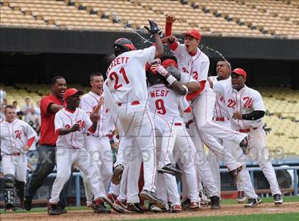 Thumbnail 3 in Monroe vs. Westchester (CIF LA City Section D2 Final) photogallery.
