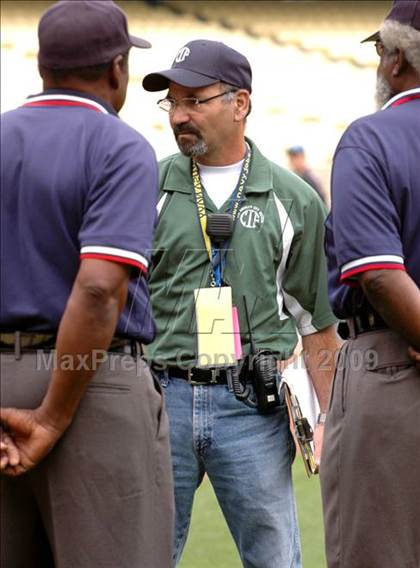 Thumbnail 1 in Monroe vs. Westchester (CIF LA City Section D2 Final) photogallery.