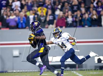 Thumbnail 1 in South Iredell vs. Carrboro (NCHSAA 2AA Final) photogallery.
