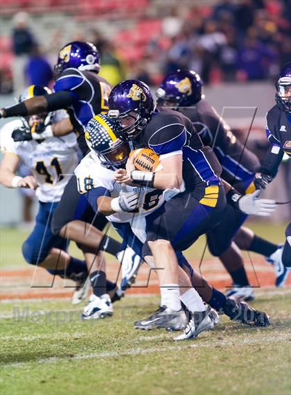 Thumbnail 2 in South Iredell vs. Carrboro (NCHSAA 2AA Final) photogallery.