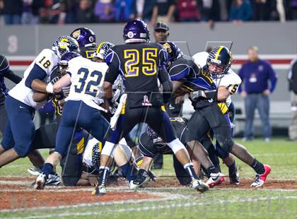 Thumbnail 2 in South Iredell vs. Carrboro (NCHSAA 2AA Final) photogallery.