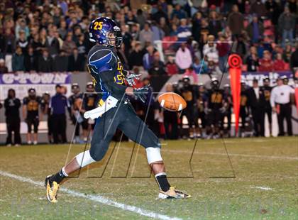 Thumbnail 1 in South Iredell vs. Carrboro (NCHSAA 2AA Final) photogallery.