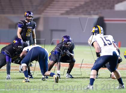 Thumbnail 2 in South Iredell vs. Carrboro (NCHSAA 2AA Final) photogallery.