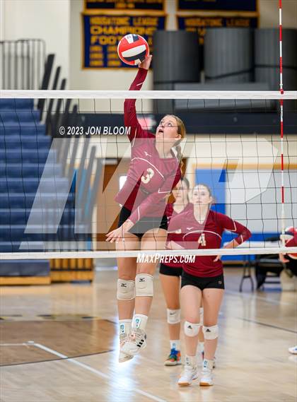 Thumbnail 3 in St. Joseph vs. Farmington (CIAC Class L Final) photogallery.