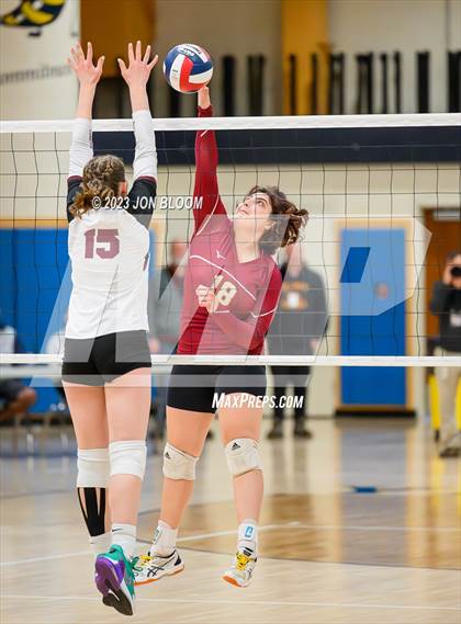 Thumbnail 3 in St. Joseph vs. Farmington (CIAC Class L Final) photogallery.