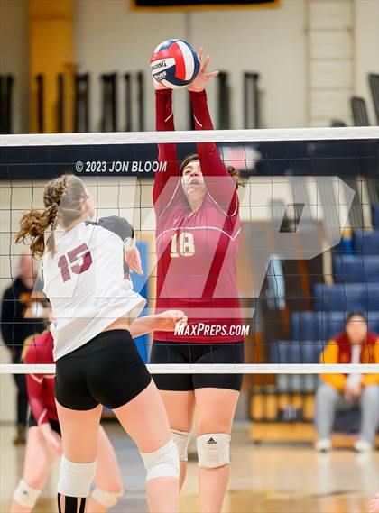 Thumbnail 2 in St. Joseph vs. Farmington (CIAC Class L Final) photogallery.