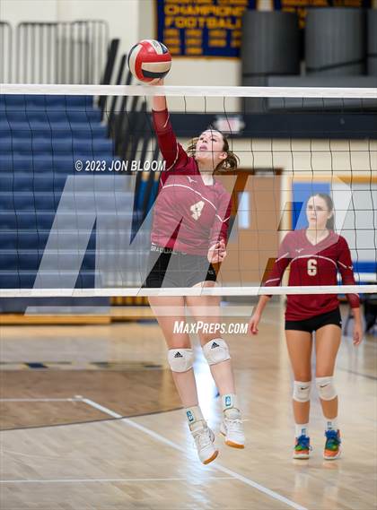 Thumbnail 3 in St. Joseph vs. Farmington (CIAC Class L Final) photogallery.