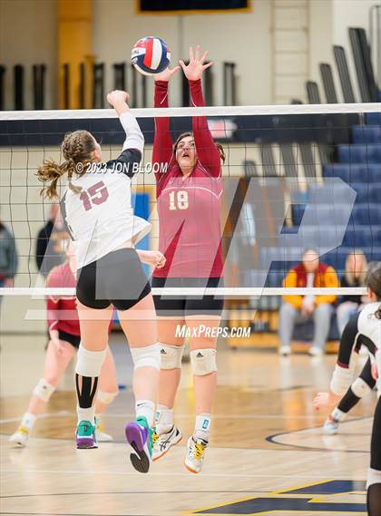Thumbnail 1 in St. Joseph vs. Farmington (CIAC Class L Final) photogallery.