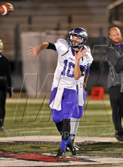 Thumbnail 2 in Birdville vs. Crowley (UIL 4A Division 1 Region 1 Area Playoff) photogallery.