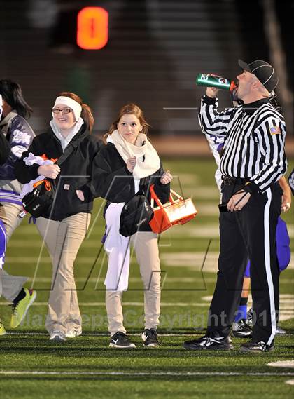 Thumbnail 2 in Birdville vs. Crowley (UIL 4A Division 1 Region 1 Area Playoff) photogallery.