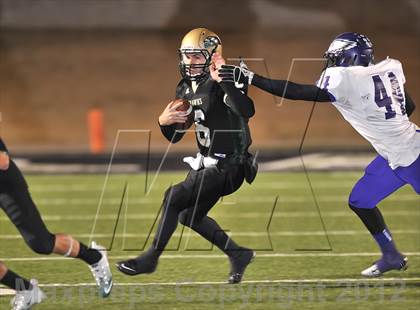 Thumbnail 3 in Birdville vs. Crowley (UIL 4A Division 1 Region 1 Area Playoff) photogallery.