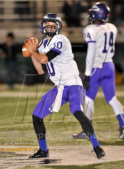 Thumbnail 1 in Birdville vs. Crowley (UIL 4A Division 1 Region 1 Area Playoff) photogallery.