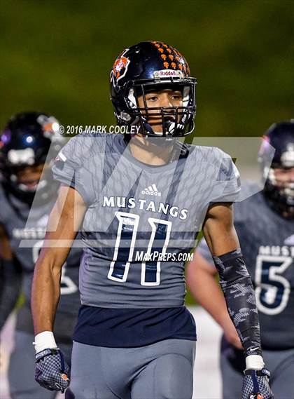 Thumbnail 2 in Sachse vs. The Woodlands (UIL 6A Area Playoff) photogallery.