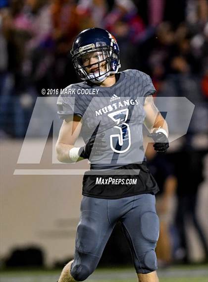 Thumbnail 3 in Sachse vs. The Woodlands (UIL 6A Area Playoff) photogallery.