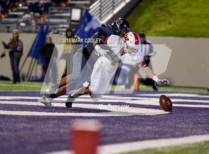 Thumbnail 1 in Sachse vs. The Woodlands (UIL 6A Area Playoff) photogallery.