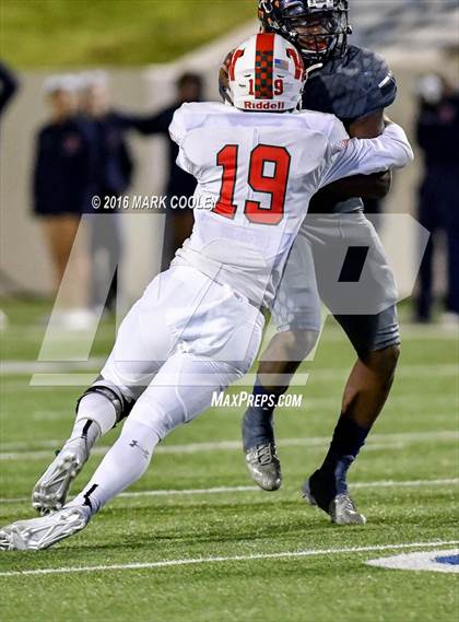 Thumbnail 3 in Sachse vs. The Woodlands (UIL 6A Area Playoff) photogallery.