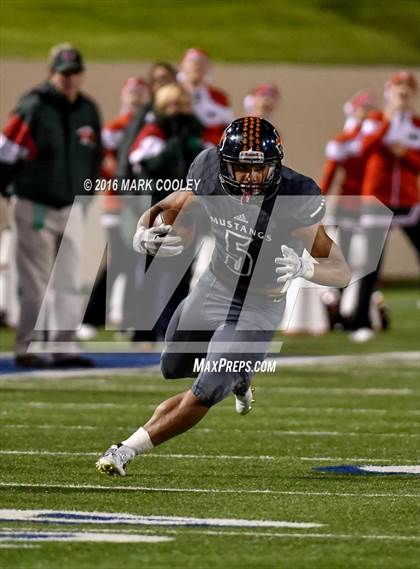 Thumbnail 1 in Sachse vs. The Woodlands (UIL 6A Area Playoff) photogallery.